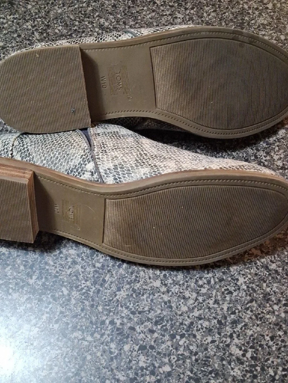 Toms Women's Snake-Print Slip-On Loafers in Black and Gray Size 10